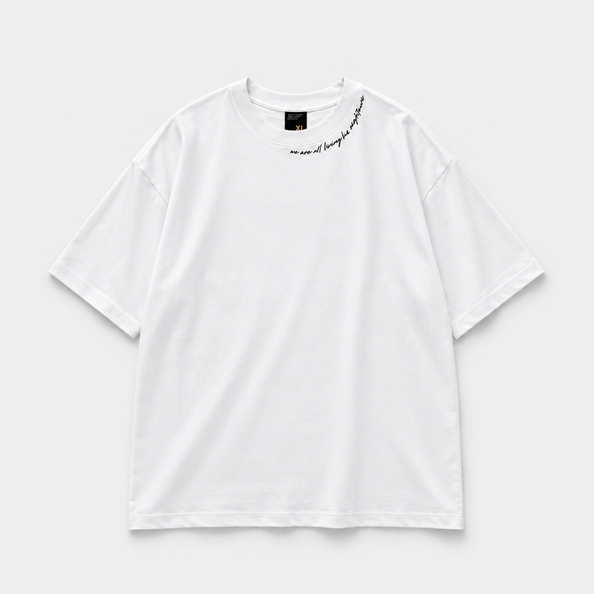 CAMISETA OVERSIZE TRAVIS WHITE