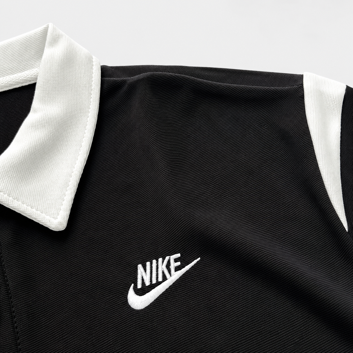 POLO NIKE BOXY NEGRO
